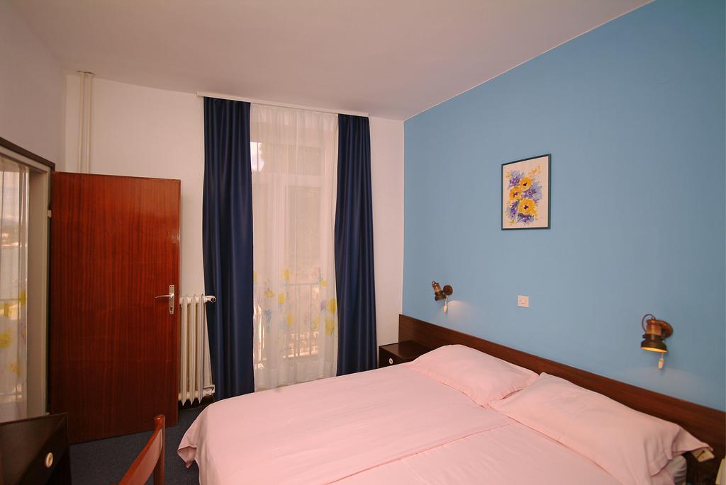 Hotel Istra Раб Екстериор снимка