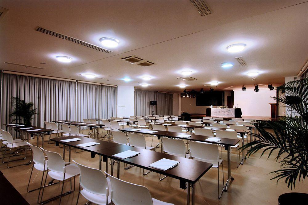 Hotel Istra Раб Екстериор снимка