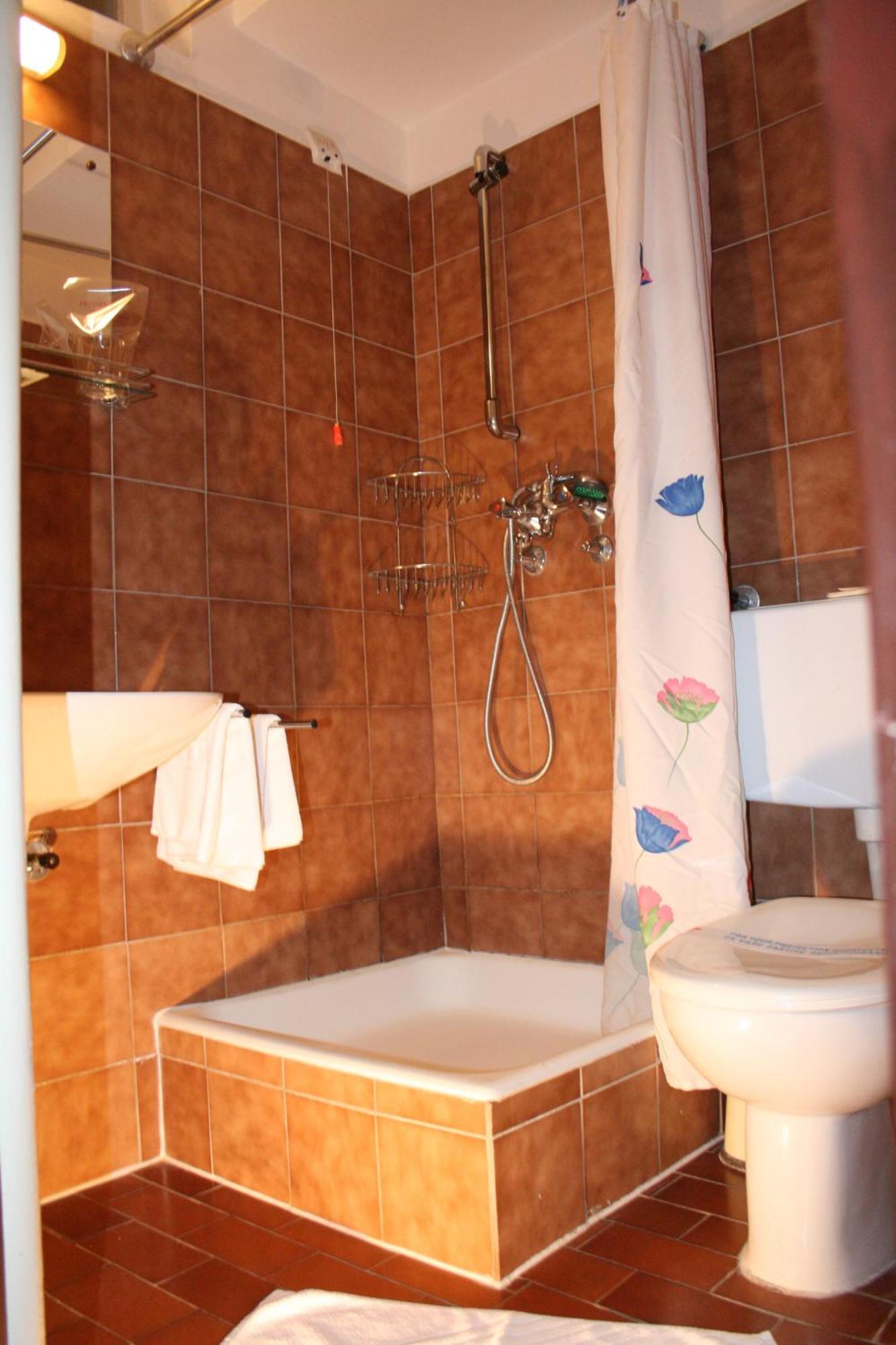 Hotel Istra Раб Екстериор снимка