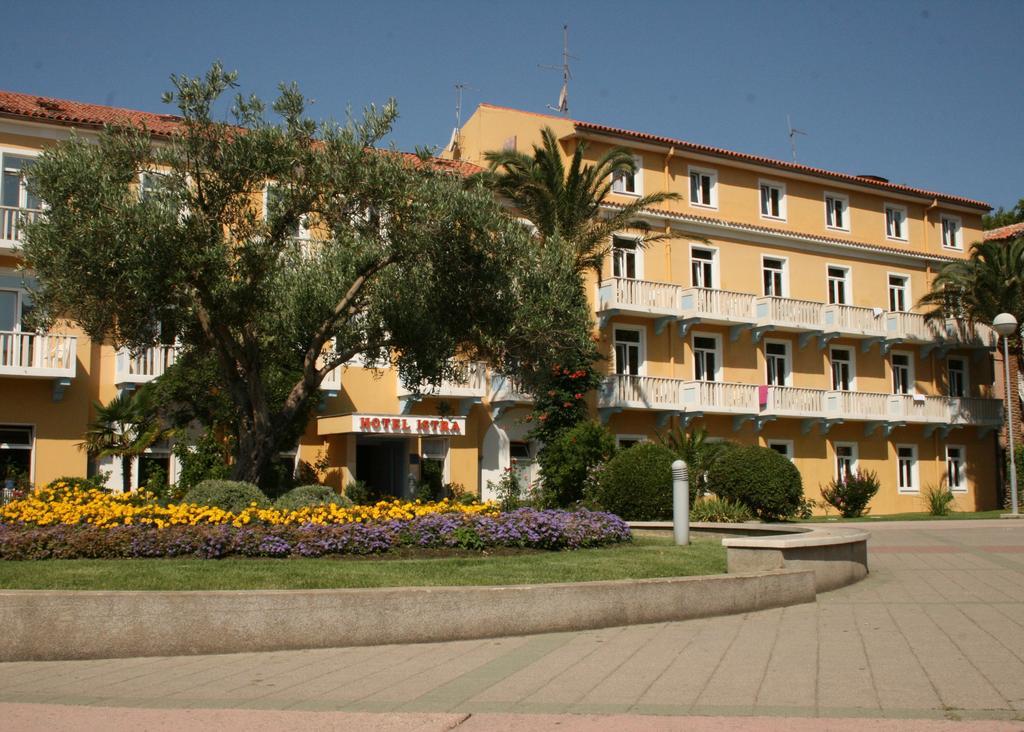 Hotel Istra Раб Екстериор снимка